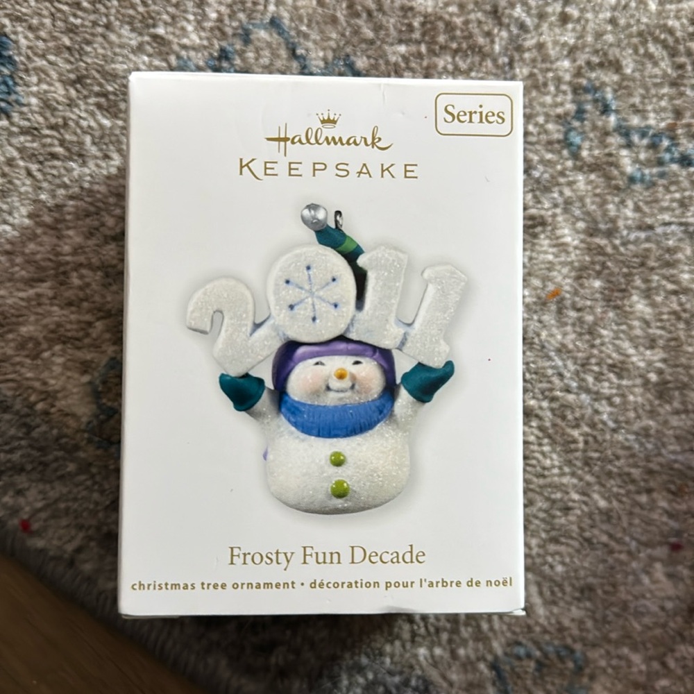 Hallmark Keepsake Ornament Frosty Fun Decade Snowman 2011 #2 in Series